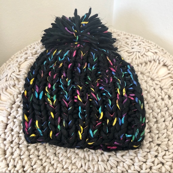 Steve Madden Accessories - Steve Madden black knit beanie OS with pom pom